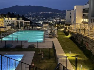 Apartament a Hipódromo - Cerrado del Águila. Apartamento de tres dormitorios con vistas panorámicas en mijas