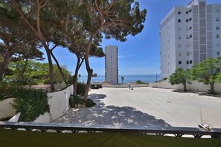 Apartament a Calahonda. Apartamento de un dormitorio en primera línea de playa con vista