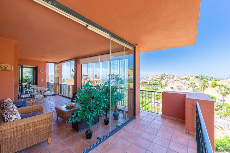 Foto 11c9b11e-e474-45f9-bd60-346bfc379d03. Apartament amb aparcament piscina a Calahonda Mijas