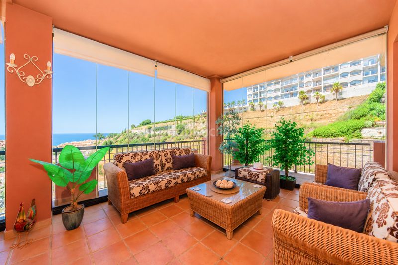 Foto fdcd94ba-08cd-49c4-b1eb-d103a2e5c9d4. Apartament amb aparcament piscina a Calahonda Mijas