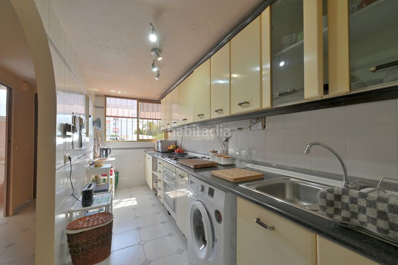 Foto 3dd0a151-ee56-42d9-ad98-c627dabb3168. Casa adossada amb aparcament piscina a Calahonda Mijas