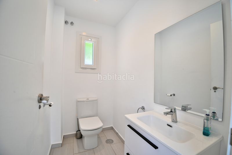 Foto 4d82399c-d7ad-421f-b699-fa0d10d88a6c. Casa amb aparcament piscina a Calahonda Mijas