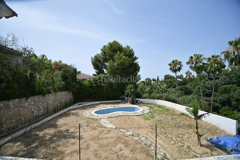 Foto 8ca6066b-eccf-468e-963b-f0ed2bc8060c. Casa amb aparcament piscina a Calahonda Mijas