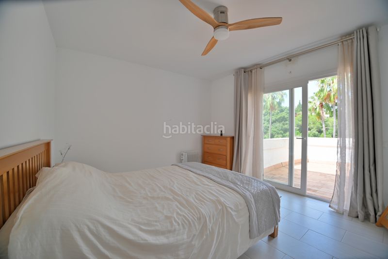 Foto fa9f4c8b-b60e-479a-bb93-33ff1cd468fd. Casa amb aparcament piscina a Calahonda Mijas