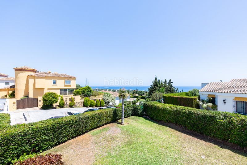 Foto 1300fe95-f5f0-43a5-bb7d-5da558cd311b. Casa adossada amb aparcament piscina a Calahonda Mijas