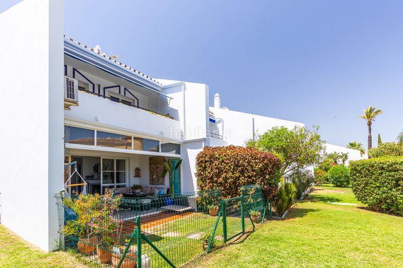 Foto ab696a08-6f59-4b6d-8a8f-cfc484a7cc2e. Casa adossada amb aparcament piscina a Calahonda Mijas