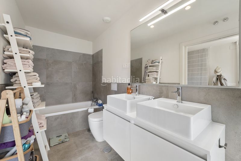 Foto 4a451dd8-3e58-43fb-87ed-79f7df71224d. Casa adossada amb aparcament piscina a la cala Mijas Mijas