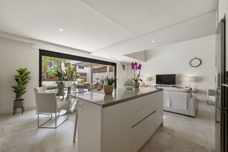 Foto bafd505d-fd6e-488f-9794-d4b17535342e. Casa adossada amb aparcament piscina a la cala Mijas Mijas