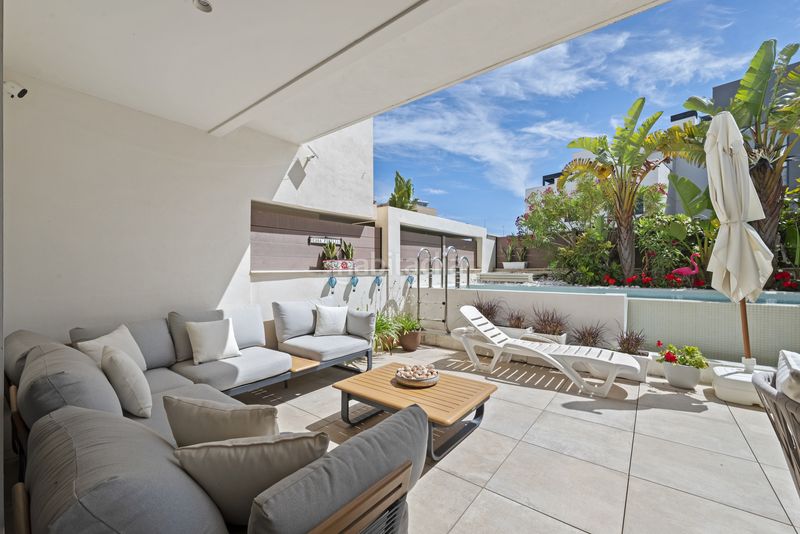Foto c906d4af-f21b-4b8d-8f78-3b9ab31247bf. Casa adossada amb aparcament piscina a la cala Mijas Mijas