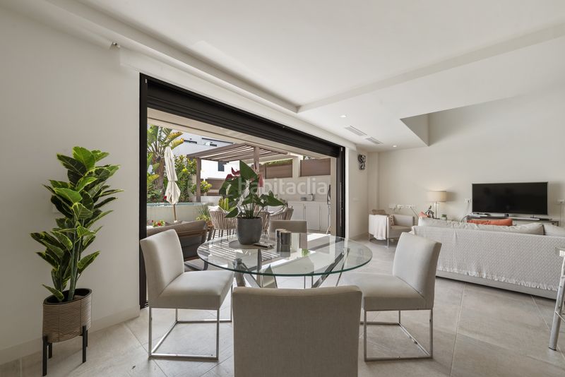 Foto de8edbd6-b4bd-4164-88ec-0d7e77188c46. Casa adossada amb aparcament piscina a la cala Mijas Mijas