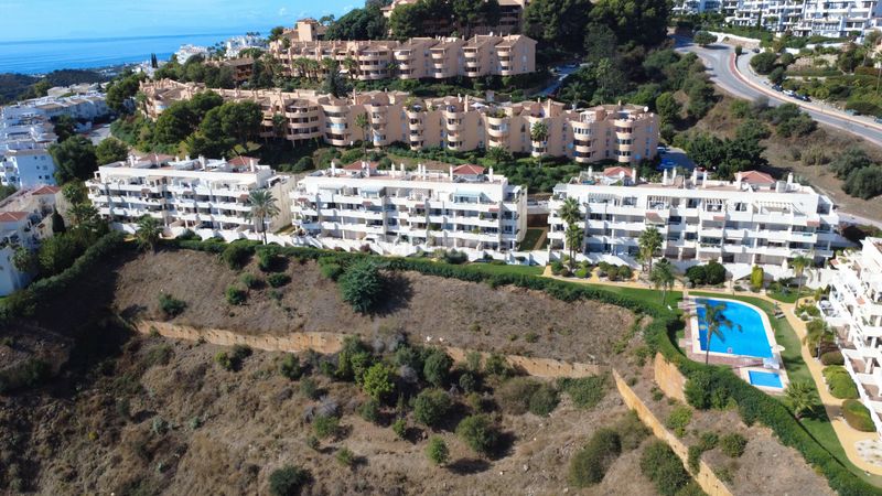 Foto 826fa918-9409-4226-9a76-d39a944576ac. Àtic amb aparcament piscina a Calahonda Mijas