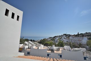 Casa adossada a Torremuelle. Casa adosada de 4 pisos en torremuelle, benalmádena. 177m2 const