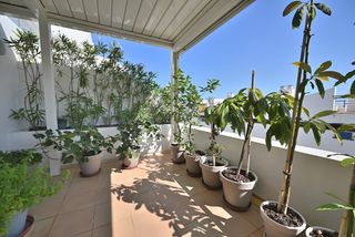 Casa adossada a Torremuelle. Casa adosada de 4 pisos en torremuelle, benalmádena. 177m2 const