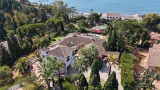 Haus en El Faro de Calaburra - Chaparral. Villa �nica de estilo cortijo con vistas panor�micas al mar en u