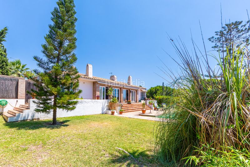 Foto 2e99c466-f271-4c00-9f9d-5f0f79f7d050. Casa amb aparcament piscina a El Faro de Calaburra - Chaparral Mijas