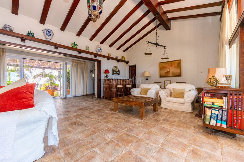 Foto a8cc835d-6668-427c-ad61-95e8aaaadc06. Casa amb aparcament piscina a El Faro de Calaburra - Chaparral Mijas