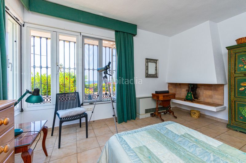 Foto c460a0ca-6e72-45c2-96b7-b76ac36a6757. Casa amb aparcament piscina a El Faro de Calaburra - Chaparral Mijas
