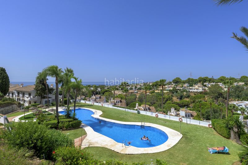 Foto 3b7360a2-8859-449c-86e3-dd87ea9b9e7e. Casa adossada amb aparcament piscina a Calahonda Mijas