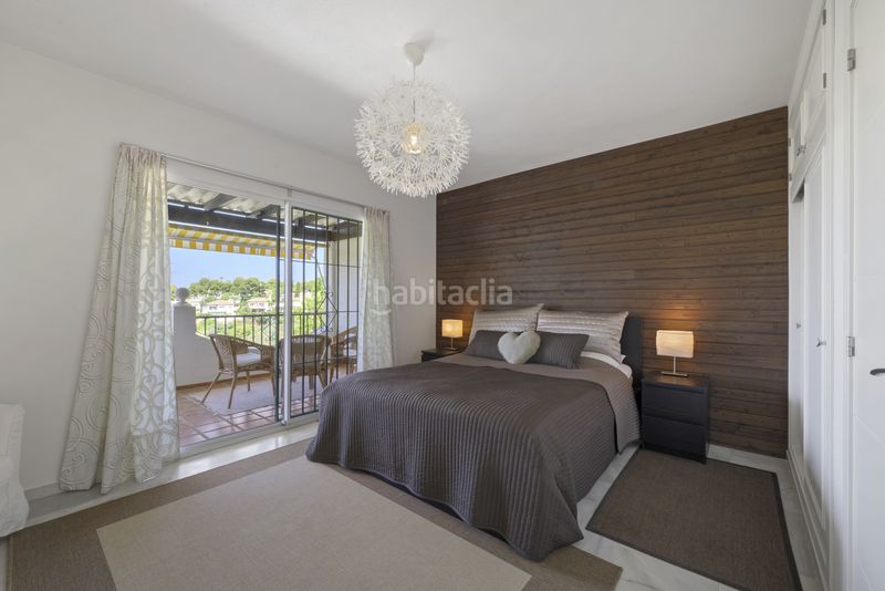 Foto 4b21a70b-4e1a-4c5b-bfd6-37d093a99ec8. Casa adossada amb aparcament piscina a Calahonda Mijas