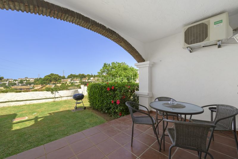 Foto ff88f874-ec15-4511-94b6-06d468dcb493. Casa adossada amb aparcament piscina a Calahonda Mijas