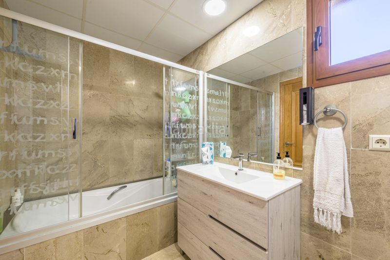 Foto 38aeffd2-c161-4783-89f1-e43334f76c82. Apartament amb aparcament piscina a campo de Mijas Mijas