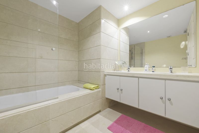 Foto c4a5b066-9570-4a7e-ab3d-986f9cdf829c. Casa adossada amb aparcament piscina a La Cala Golf - Lagar Martell Mijas