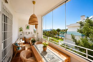 Appartement à Hacienda Torrequebrada. Apartamento de lujo de 105m2 en planta baja en elite la bahía, b