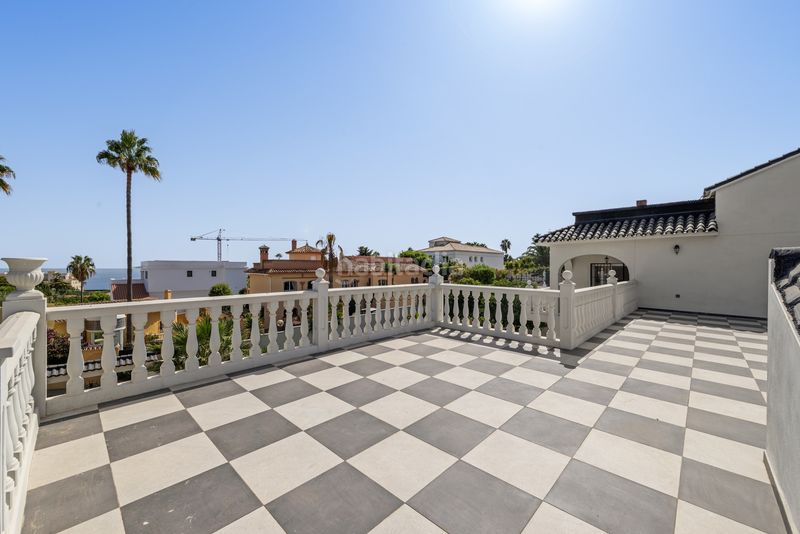 Foto b4ea99de-618e-4798-bf30-2c98201b9b43. Casa amb aparcament piscina a El Faro de Calaburra - Chaparral Mijas