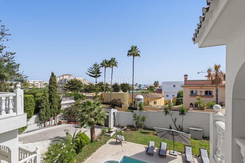 Foto e68cc70d-ed3e-482e-9ed2-b821424d96d5. Casa amb aparcament piscina a El Faro de Calaburra - Chaparral Mijas