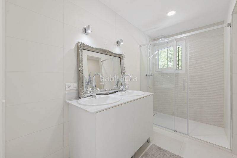 Foto e6911a87-6e84-4bfe-9086-704682870424. Casa amb aparcament piscina a El Faro de Calaburra - Chaparral Mijas