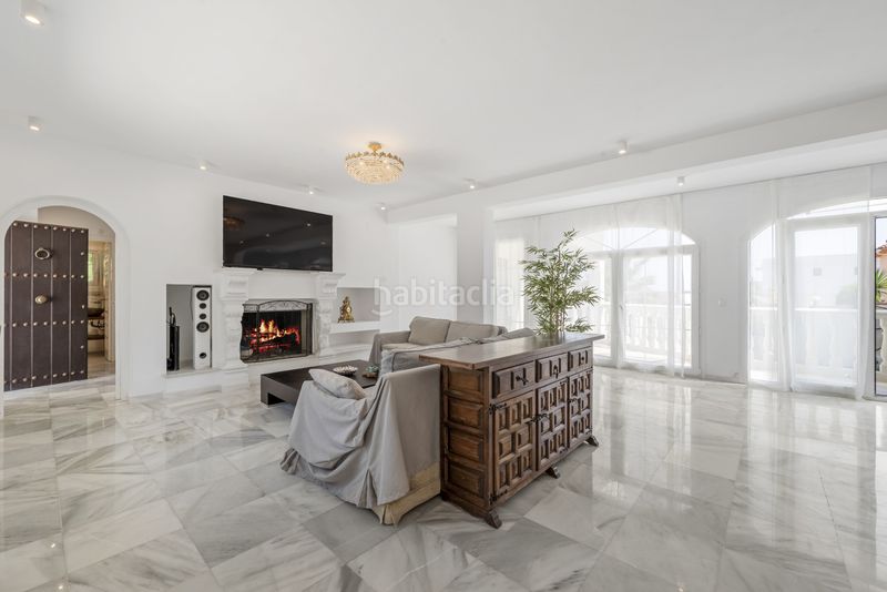 Foto f7e41037-00fc-48e2-b5cb-286a629b1d15. Casa amb aparcament piscina a El Faro de Calaburra - Chaparral Mijas