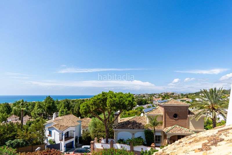 Foto 99fb685d-4b3b-4125-bb46-049f675b87a6. Casa aparellada amb piscina a Calahonda Mijas