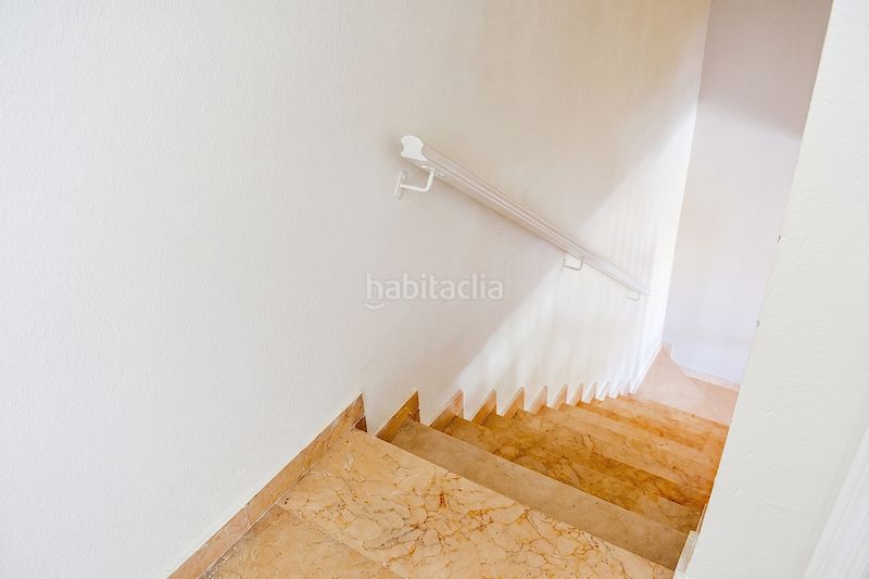 Foto c76e2493-87d0-4c5e-bcd5-998811181270. Dúplex amb aparcament piscina a Marbesa Marbella