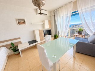 Studio in Montemar. Un estudio con terraza y la playa cerca. comience el día con un