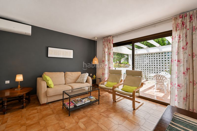 Foto 5d7bfcb2-afdf-4950-94d1-e4dc50aaa6a9. Casa adossada amb calefacció piscina a Calahonda Mijas