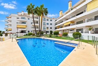 Rez-de-chaussée à Riviera del Sol. Apartamento de dos dormitorios con vistas al mar en riviera del