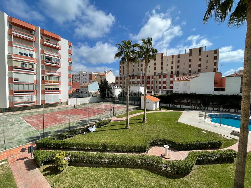 Foto 420bb24c-2e43-4b04-8d5f-93ea3d233edd. Estudi amb piscina a Centro Torre del Mar