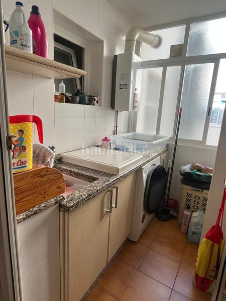 Foto 9b72aa5a-7976-4956-b793-a74dd05a19c4. Piso en calle pintor cipriano maldonado 95 en Poniente-Faro Torre del Mar