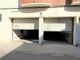 Aparcament cotxe  Calle canal. Planta de edificio con 82 plazas de garaje