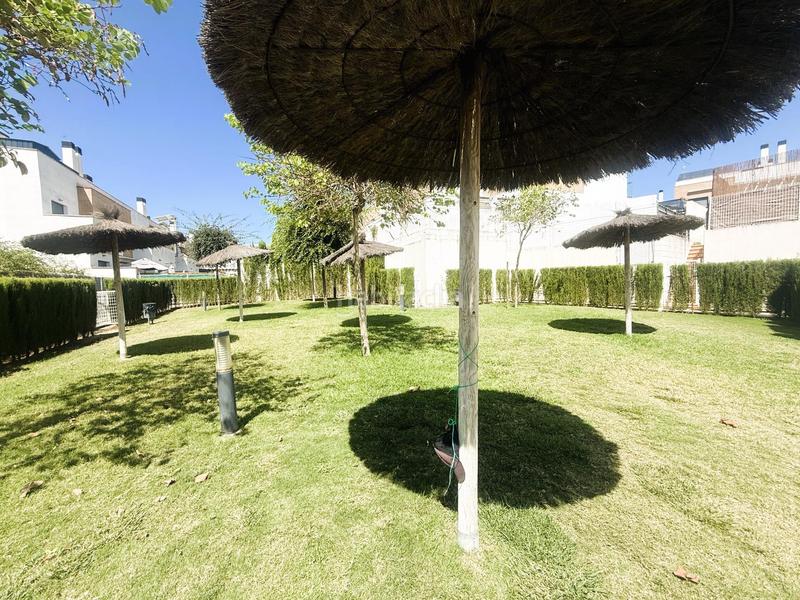 Foto acbcc06c-98bd-4822-8903-aa70322dd9e5. Casa a schiera con parcheggio in Las Pajanosas Guillena