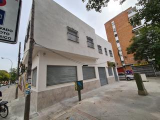 Lloguer Local Comercial  Avenida ramon y cajal. Local comercial ideal para bar cafeteria.