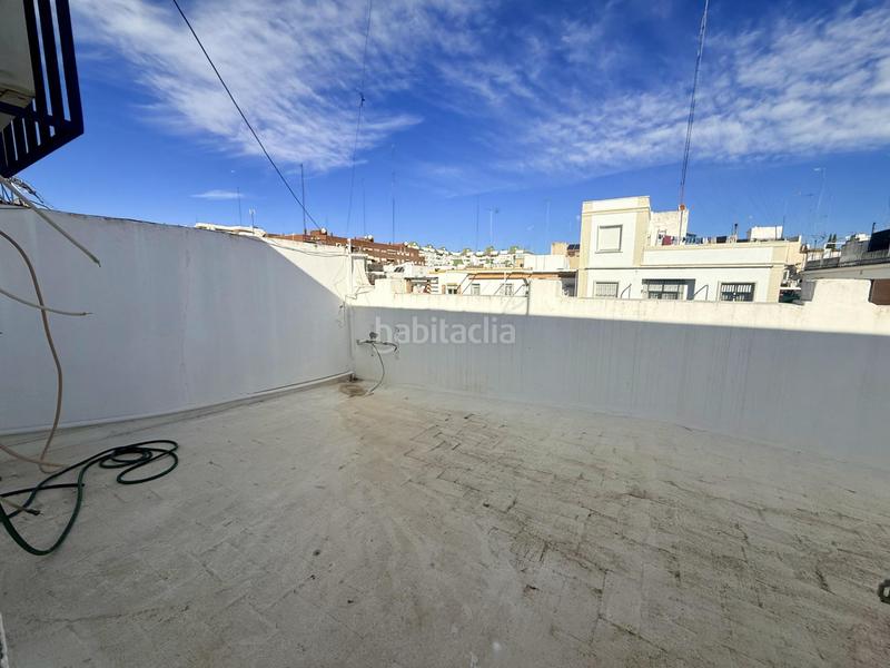 Foto 95b3f897-a337-42f3-a514-fe4f0a817065. Casa a La Buhaira Sevilla