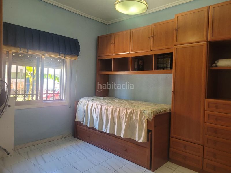 Foto 50deece4-1d53-49ba-b921-5bda1fd3bc3c. Casa amb aparcament a Centro - Barriada Mallorca Camas