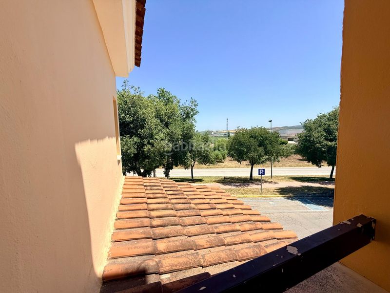 Foto c05c774a-dcb5-49df-9330-ec7f10776337. Casa a schiera con parcheggio in Morón de la Frontera