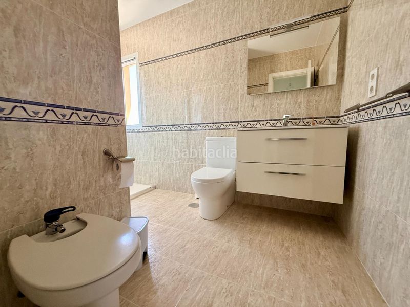 Foto d7341c25-7521-4561-b27e-fd010f35b56b. Casa adossada amb aparcament a Morón de la Frontera