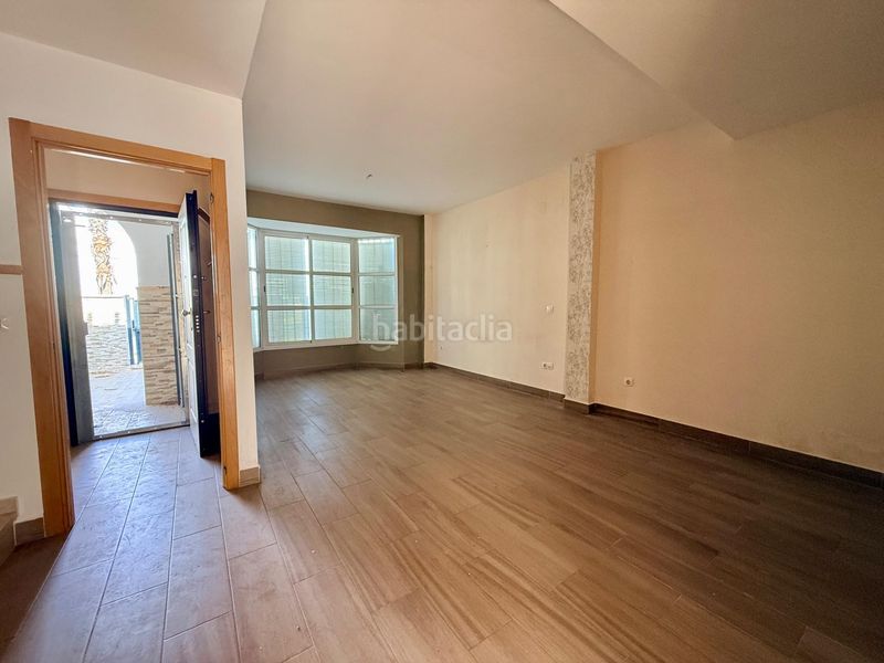 Foto 4eec5e02-ad30-4c3a-8ff4-f6165eb15135. Casa amb aparcament a Gerena