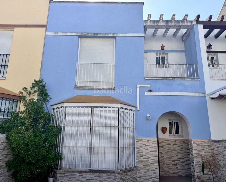 Foto bcf4f125-e664-4bbe-9b4f-61110519e99a. Casa amb aparcament a Gerena