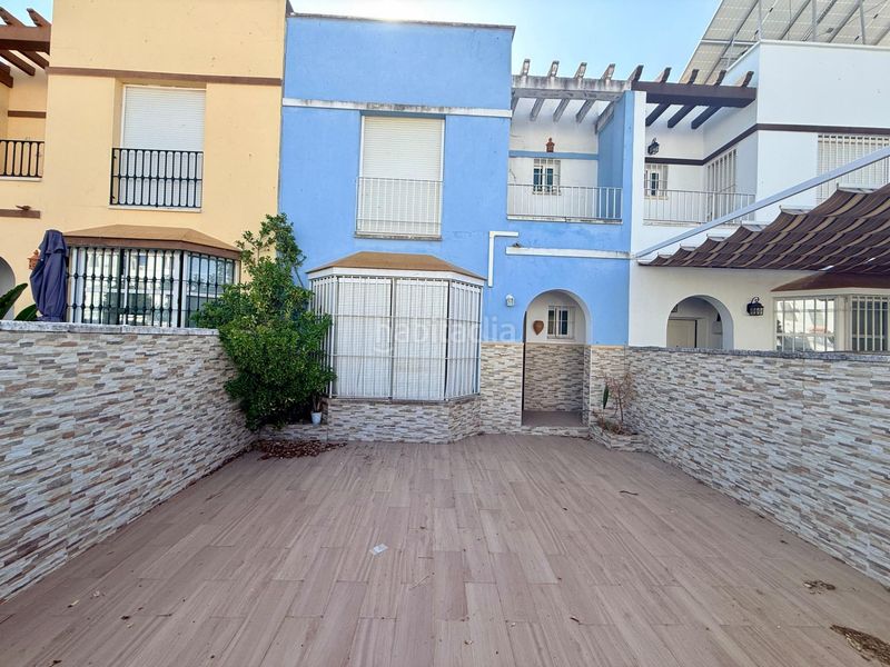 Foto d3760ab7-1bd5-44a3-b179-aa58478f21ef. Casa amb aparcament a Gerena