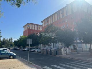 Location Parking voiture à Parque Alcosa. Boxplaza de garaje en alquiler en sevilla