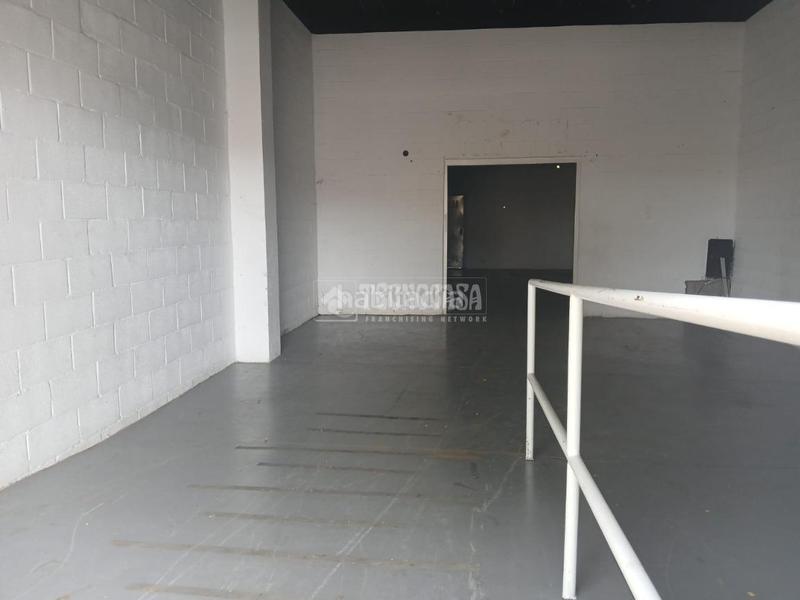 Foto 2992c230-ec8b-4834-8218-90f6a2c77587. Local comercial  en venta en Parque Alcosa Sevilla